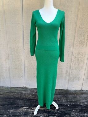 Olive & Oak skirt set emerald green large NWT